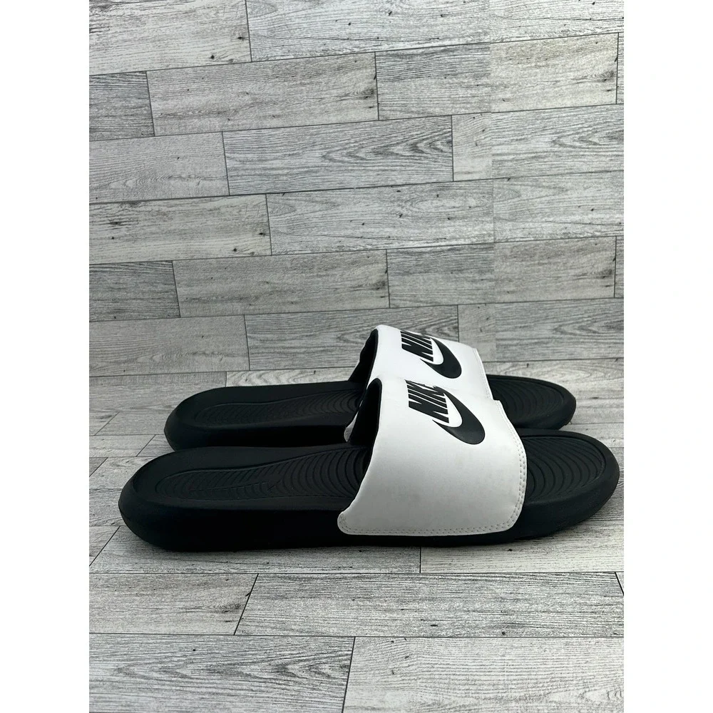 Nike Benassi JDI Slides Shoes Mens Size 13 Black White Sandals CN9675-005 Swoosh